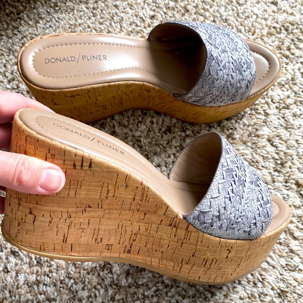 DONALD J PLINER CLOE CORK WHIPSTITCH WEDGE SIZE 9
